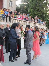 35-ма абитуриенти напуснаха гнездото на родното&hellip;