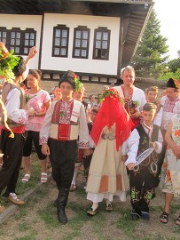 Три поколения наши съграждани направиха възстановка&hellip;