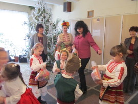 Коледарчета поздравиха кмета и служителите на&hellip;