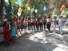 Драгижевски деца получиха покана и пяха на сцена в&hellip;